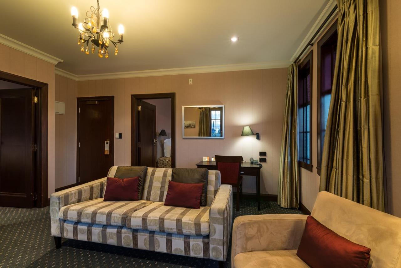 The Crown Hotel Нейпир Экстерьер фото