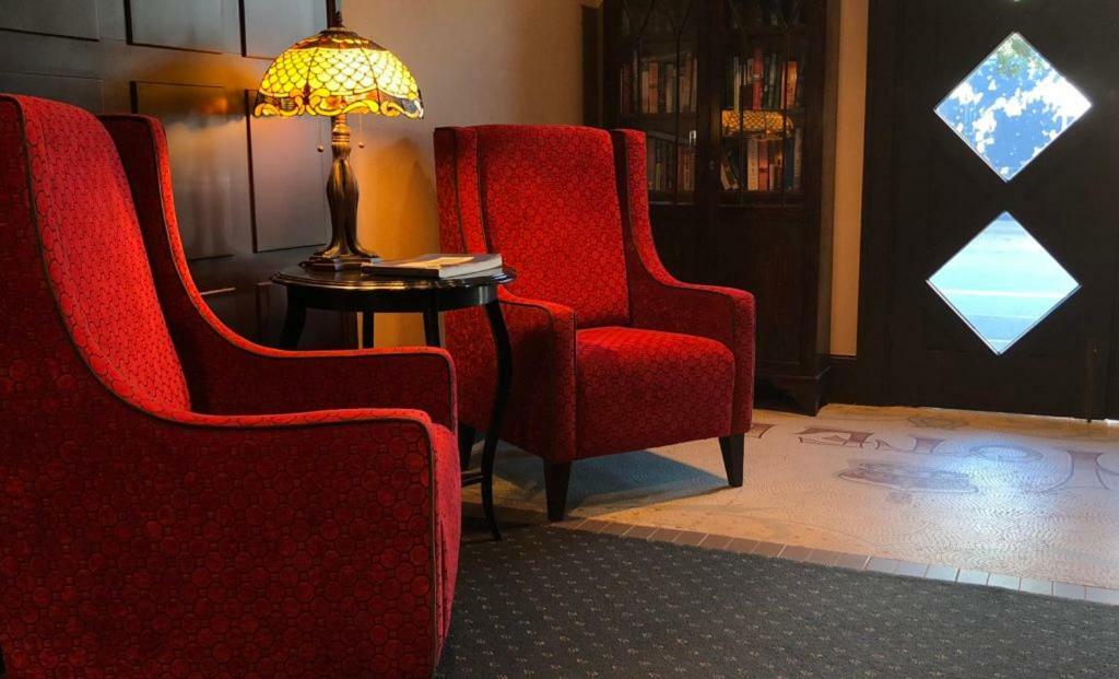 The Crown Hotel Нейпир Экстерьер фото
